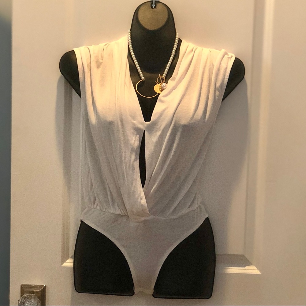 White summer body suit size small - Picture 3 of 3